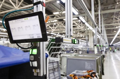 从传统到智能 探访北京奔驰顺义工厂，见证eqe纯电豪华座驾的诞生与网络技术研发的融合